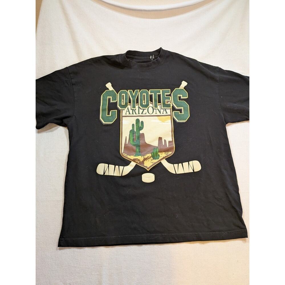 Arizona coyotes NHL tee shirt size Large